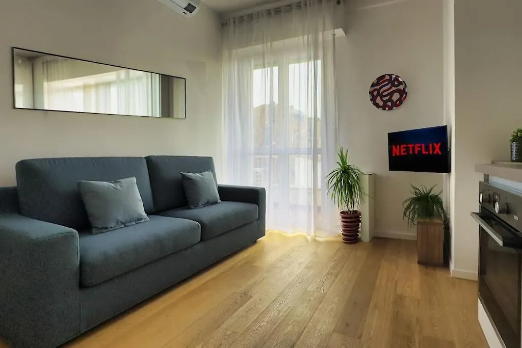 10 Min To Rho Fiera-Sansiro - Wifi - Ac - Netflix Apartment Milan Italy